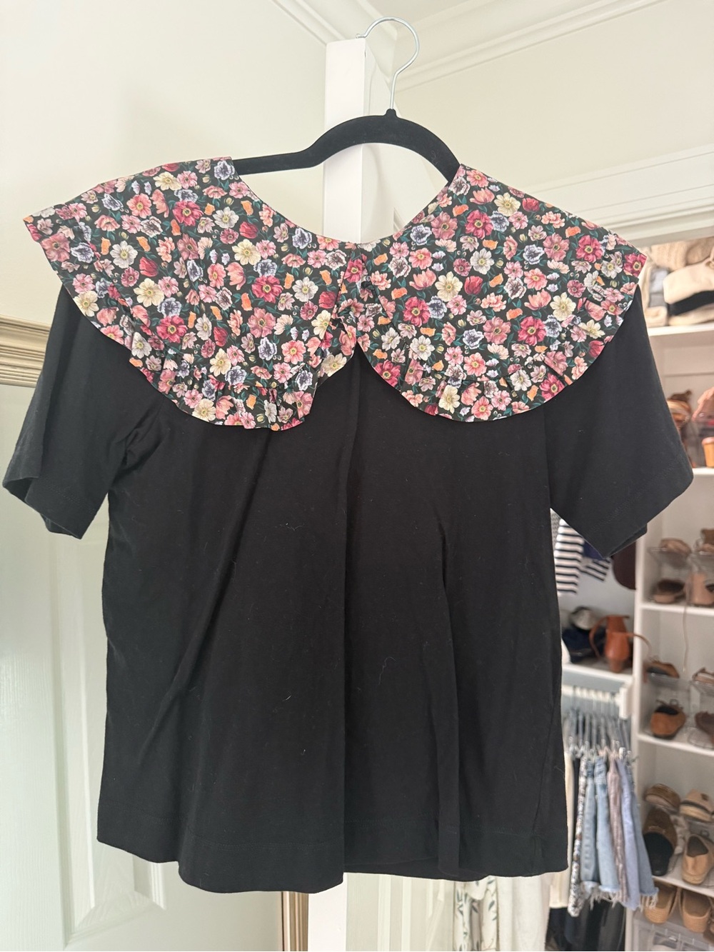 Sea Black Short Sleeve Top with Floral Peter Pan Collar